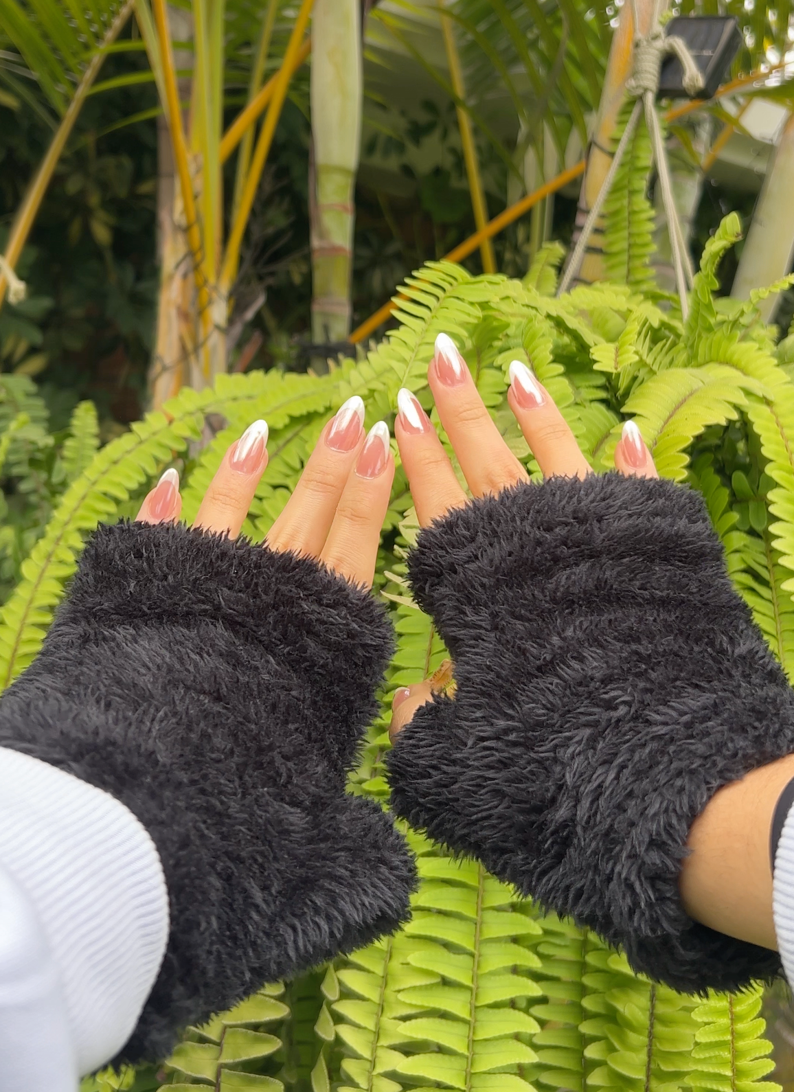 PACK INVIERNO ( 1 PAR DE MEDIAS HASTA LA RODILLA + 1 PAR DE GUANTES POLAR ) - L0195